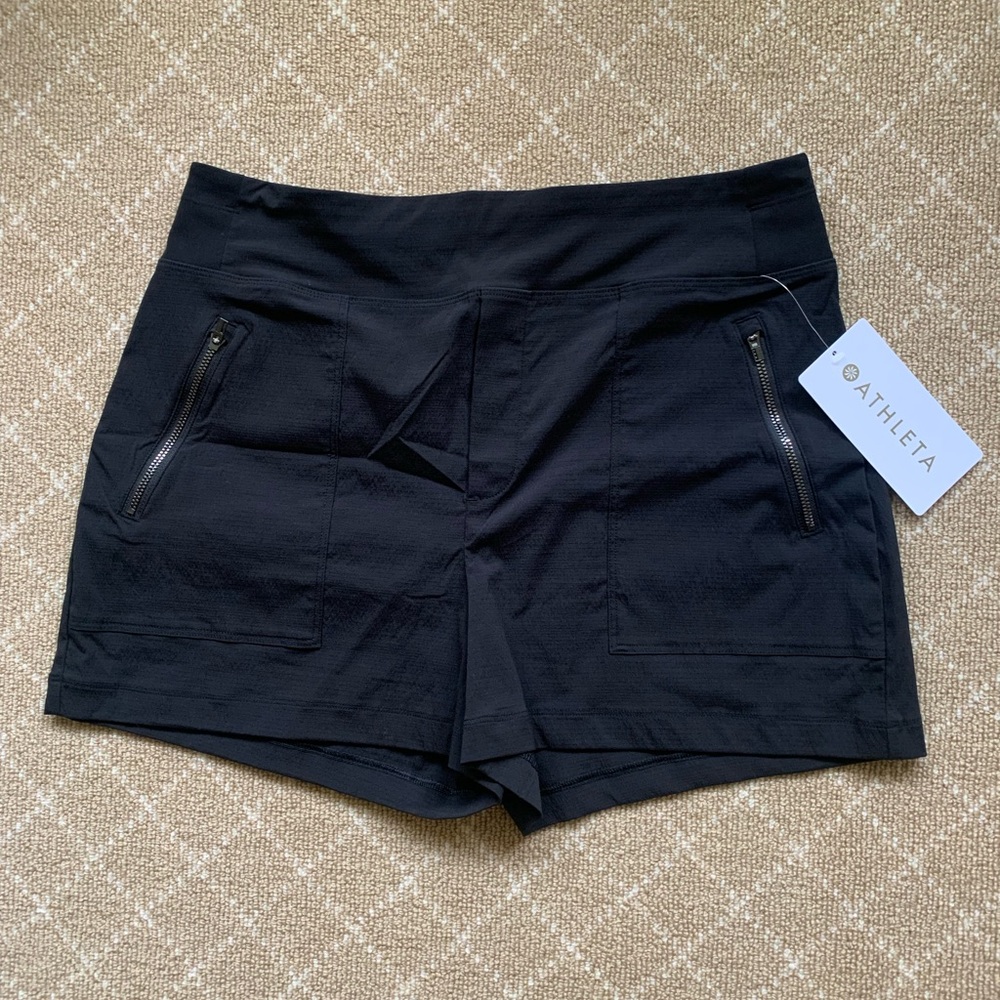 NWT Athleta Trekkie North Short Size 10